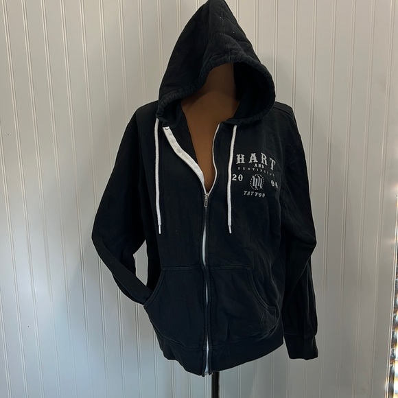 EUC! Black Skull and Tattoo Guns Hart and Huntington Hoodie! Size large! - Picture 1 of 8